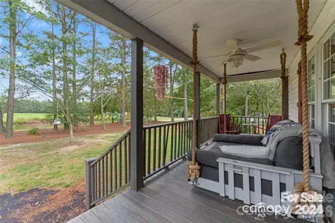 10560 Lake Royalle Rd, Spring Hope, NC 27882