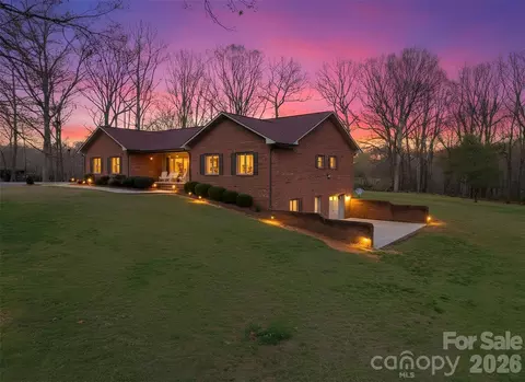 328 Davidson Ct, Taylorsville, NC 28681