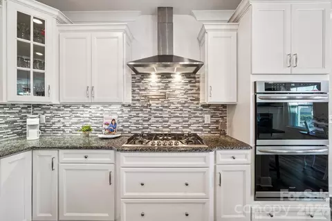 Kitchen - 4093 Clapton Dr, Lancaster, SC 29720 photo 3 of 4