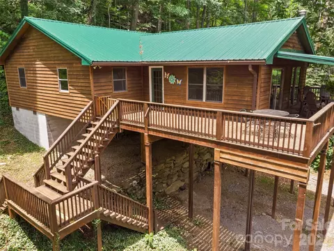 170 Mountain Farm Rd, Burnsville, NC 28714
