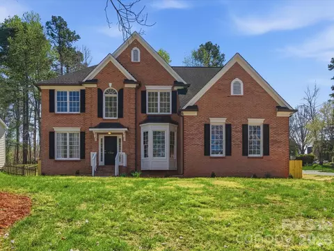 7702 Harrington Woods Rd, Charlotte, NC 28269