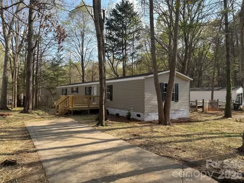 1162 State Line Rd, Clover, SC 29710
