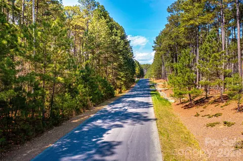 5438 Bridgewater Dr, Granite Falls, NC 28630