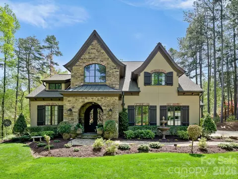 150 Brownstone Dr, Mooresville, NC 28117