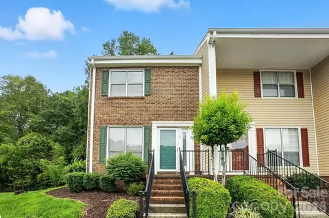 1101 Surry Ln, Gastonia, NC 28054