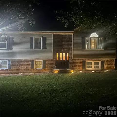 3918 Plum St, Conover, NC 28613