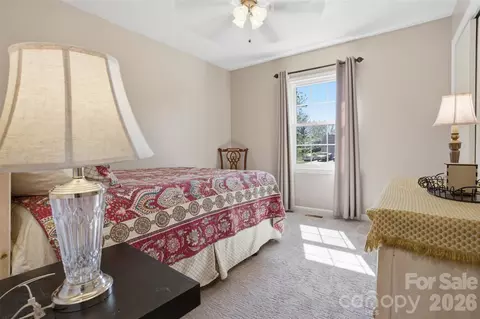 Bedroom - 3918 Plum St, Conover, NC 28613 photo 3 of 6