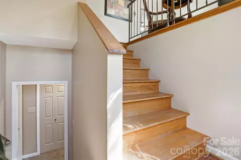 Entry Way - 3918 Plum St, Conover, NC 28613 photo 2 of 3