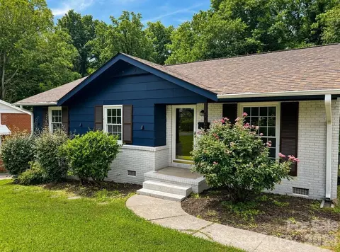 1423 Chelveston Dr, Charlotte, NC 28208