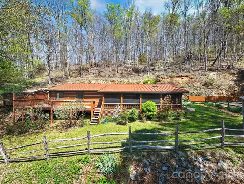 32 Seldom Home Dr, Black Mountain, NC 28711