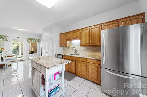 Kitchen - 6604 Lowesville Ln, Stanley, NC 28164 photo 4 of 6