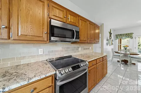 Kitchen - 6604 Lowesville Ln, Stanley, NC 28164 photo 5 of 6