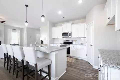 206 Roxanna Ct, Shelby, NC 28152