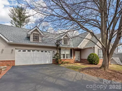 109 Poppy Ln, Asheville, NC 28803