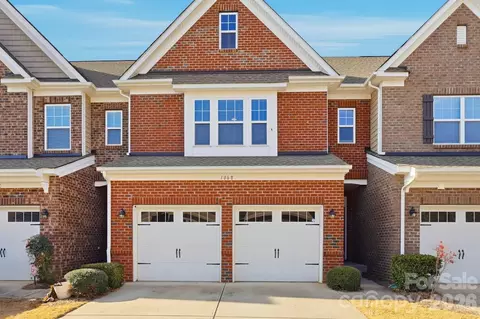 106 Clarendon B St #B, Mooresville, NC 28117