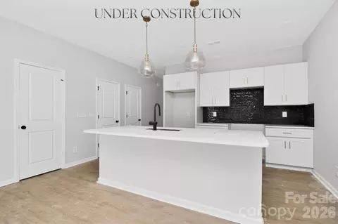 341 N Hoskins Rd, Charlotte, NC 28216