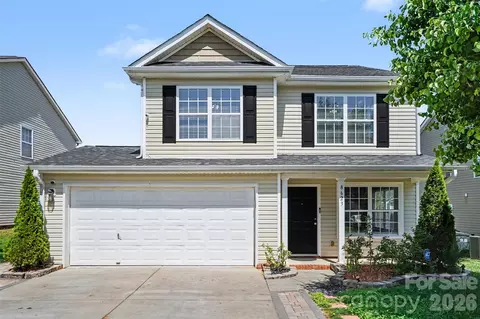 8623 Strider Dr, Charlotte, NC 28212