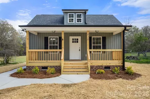 420 Charlotte St, York, SC 29745