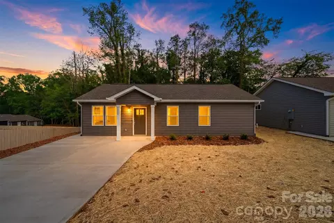 1298 18th Ne St NE, Hickory, NC 28601