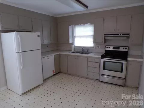 Kitchen - 886 Hess Rd, Concord, NC 28025 photo 2 of 2