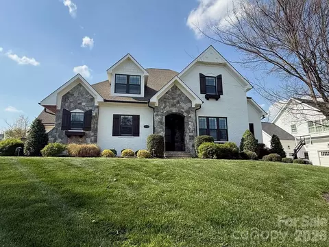 17532 Gillican Overlook 109 Rd #109, Davidson, NC 28036