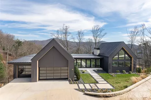 86 Rambling Ridge Rd, Asheville, NC 28804