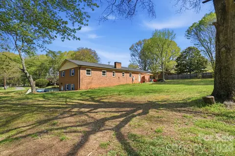 Exterior - 2985 E Nc 10 Hwy, Conover, NC 28613 photo 5 of 7