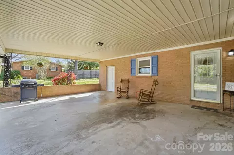 Exterior - 2985 E Nc 10 Hwy, Conover, NC 28613 photo 6 of 7