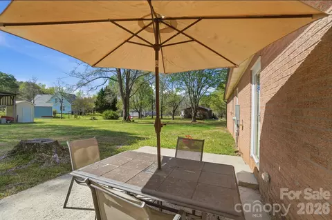 Exterior - 2985 E Nc 10 Hwy, Conover, NC 28613 photo 4 of 7