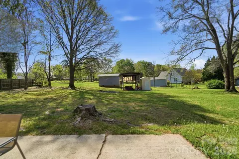 Exterior - 2985 E Nc 10 Hwy, Conover, NC 28613 photo 3 of 7