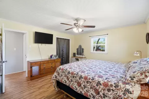 Bedroom - 2985 E Nc 10 Hwy, Conover, NC 28613 photo 4 of 9
