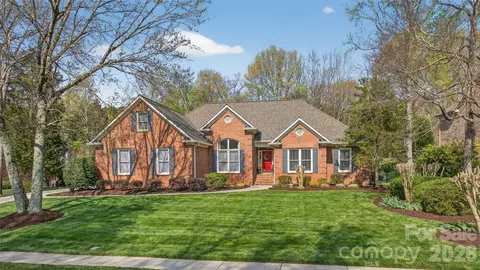 12800 Darby Chase Dr, Charlotte, NC 28277