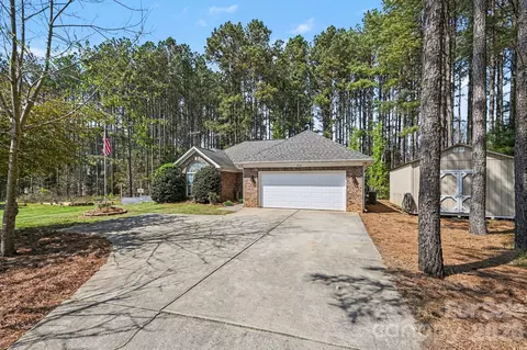 216 Henson Ln, Mcconnells, SC 29726