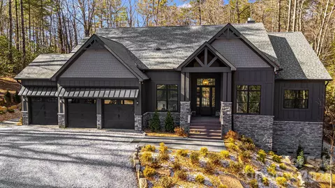 202 Lakeshore Dr, Sapphire, NC 28774