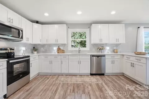 Kitchen - 2477 Secrest Shortcut Rd, Monroe, NC 28110 photo 3 of 6