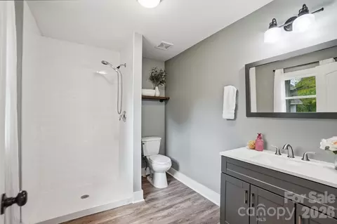 Bath - 2477 Secrest Shortcut Rd, Monroe, NC 28110 photo 1 of 3
