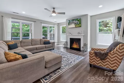 172 Butler Dr, Mooresville, NC 28115