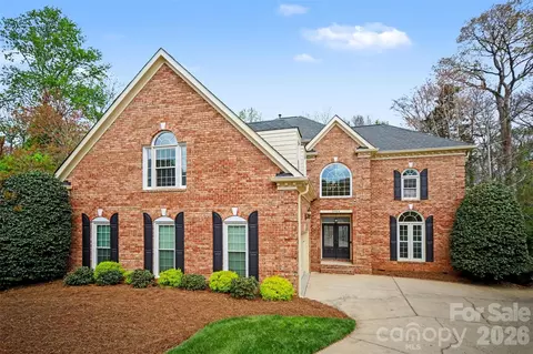 8904 Magnolia Heights Ct, Charlotte, NC 28270