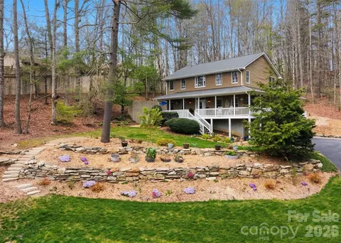94 Squirrel Trl, Hendersonville, NC 28791