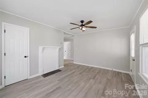 621 E A St, Newton, NC 28658 photo 17