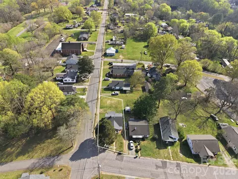 621 E A St, Newton, NC 28658 photo 32