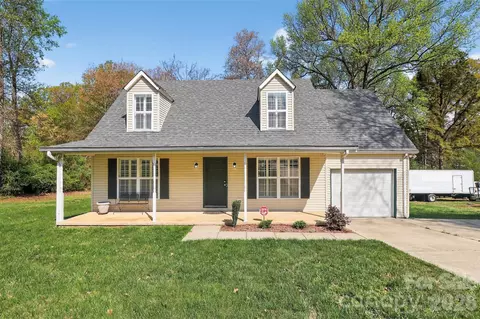 612 Flowe Dr, Charlotte, NC 28213