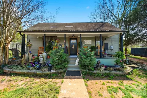 507 Oak Sw St SW, Lenoir, NC 28645