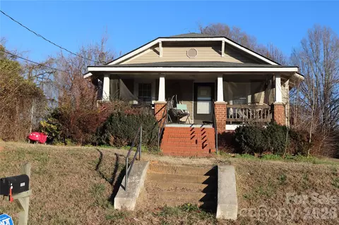 1109 7th St, Statesville, NC 28677