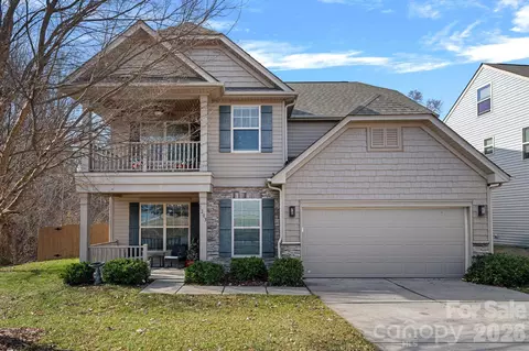 1203 Guadalupe Ln, Charlotte, NC 28214