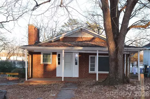 1303 Caldwell St, Statesville, NC 28677