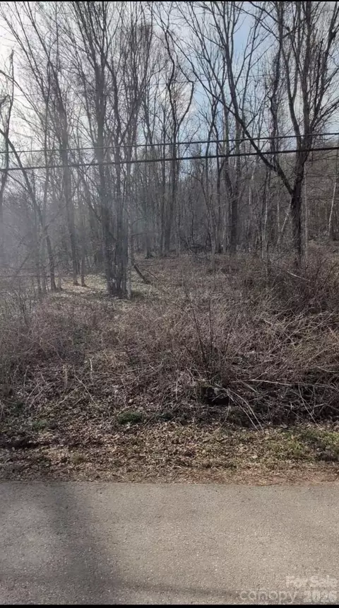 210 Apple Creek Rd, Waynesville, NC 28786