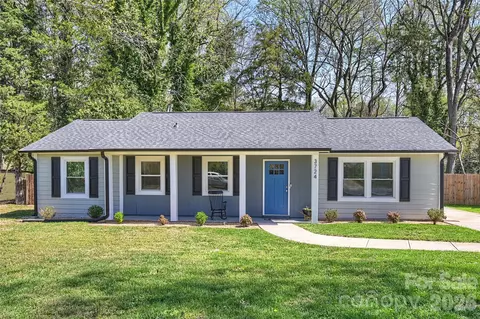 3724 Cobbleridge Dr, Charlotte, NC 28215