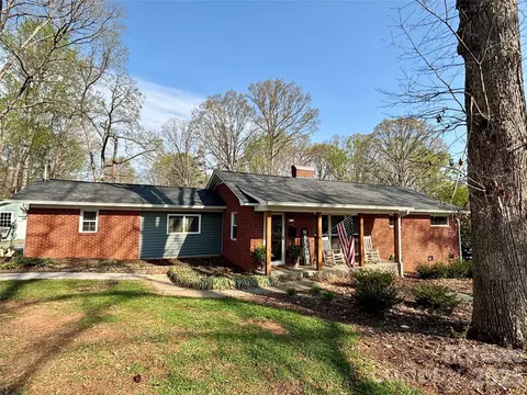109 Green Acres Rd, Mount Holly, NC 28120