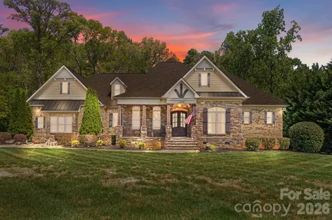 13249 Belle Grove Manor Ln, Matthews, NC 28105